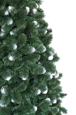 Künstlicher Weihanchtsbaum Kiefer mit Kunstschnee. Der Baum hat Schnee an den Enden der Äste.