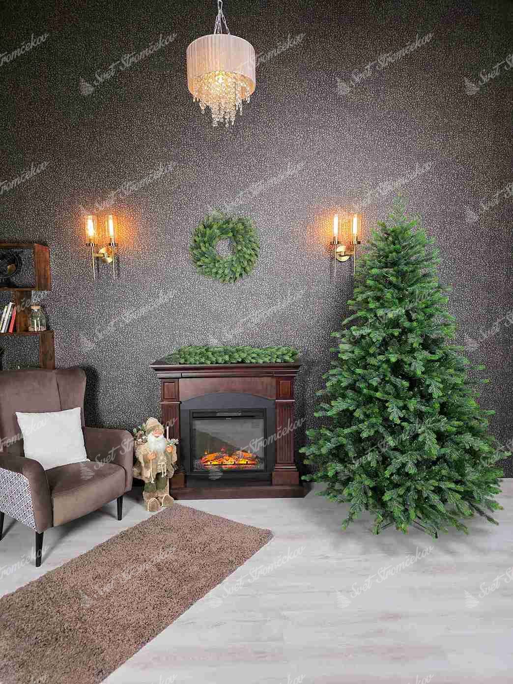 Umelý vianočný stromček 3D Smrek Taliansky, má vetvičky bledozelenej a tmavozelenej farby,