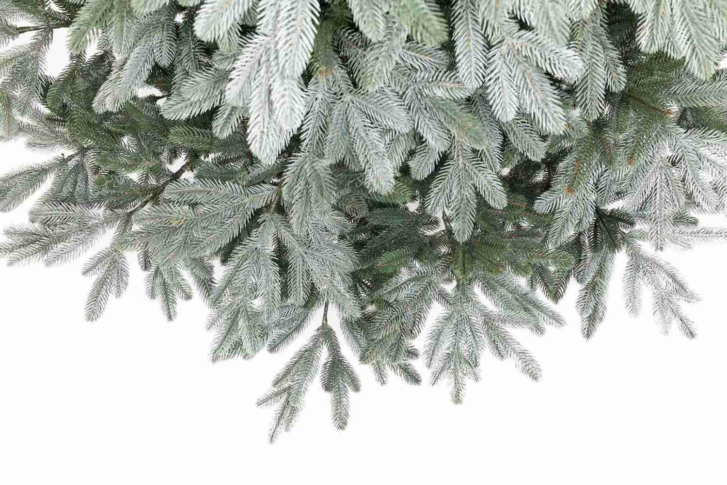 Detail vianočného stromčeka FULL 3D Smrek Vznešený. Stromček má dvojfarebný efekt vetvičiek, čo vytvára jedinečný vzhľad.