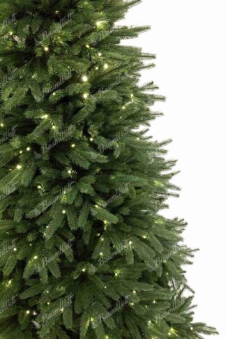 Detail des künstlichen Weihnachtsbaums FULL 3D Kalifornische Fichte, Der Weihnachtsbaum besteht vollständig aus 3D-Zweigen, die wie echtes Nadelwerk aussehen. Die Farbe ist natürlich grün