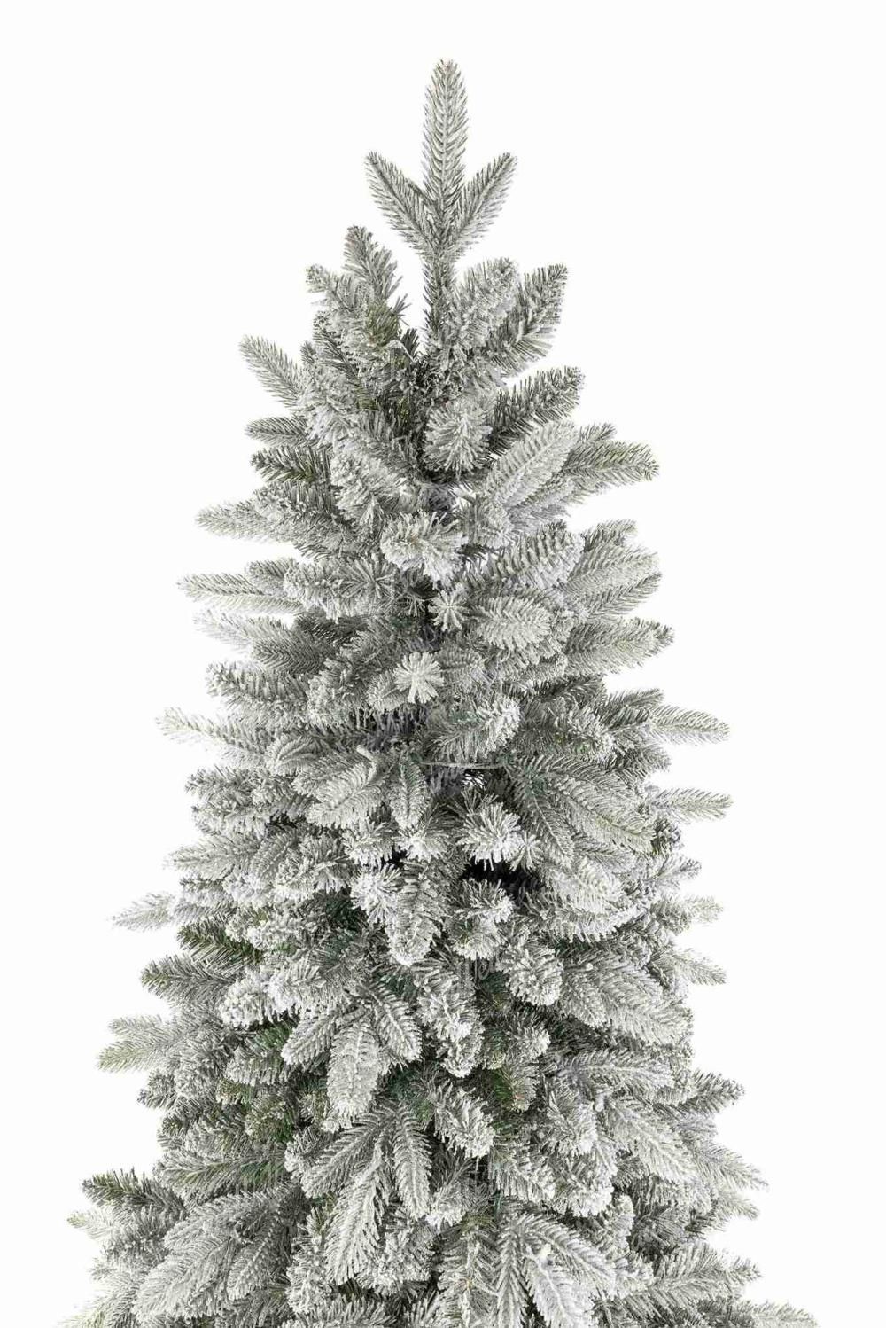 Detail des künstlichen Weihnachtsbaums 3D-Königsfichte schmal, Er hat eine praktische, schmale Form und dicht beschneites Nadelwerk